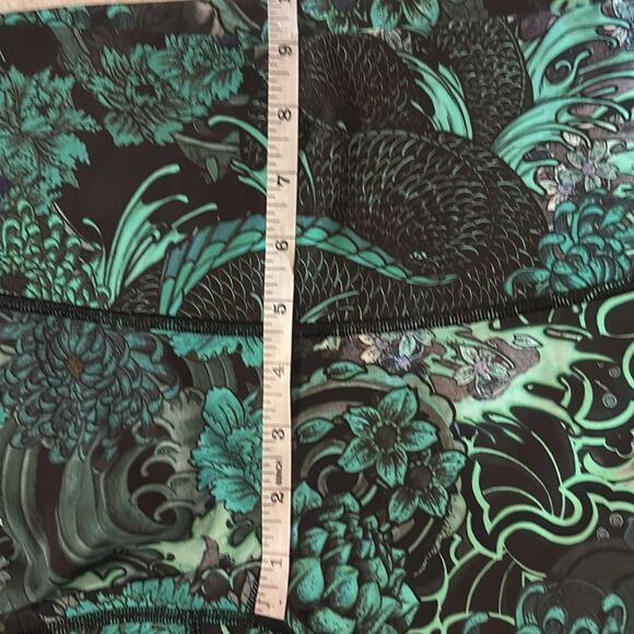 Lululemon Memoir Wunder Under hi rise capri length tight. - Picture 9 of 12